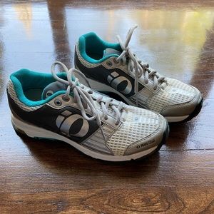 Ladies’ Pearl iZumi Cycling Shoes size 39